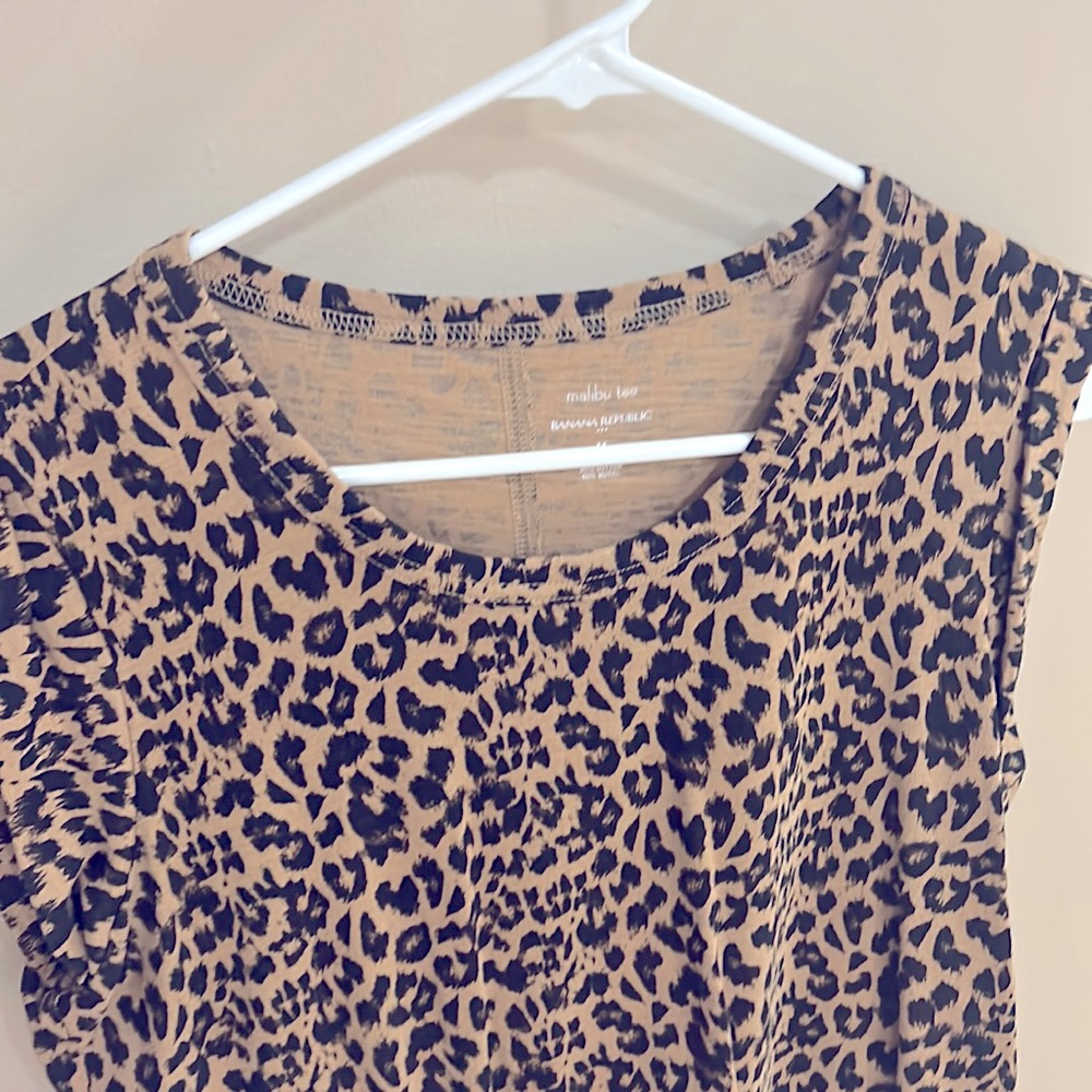 Banana Republic Malibu Tee leopard M